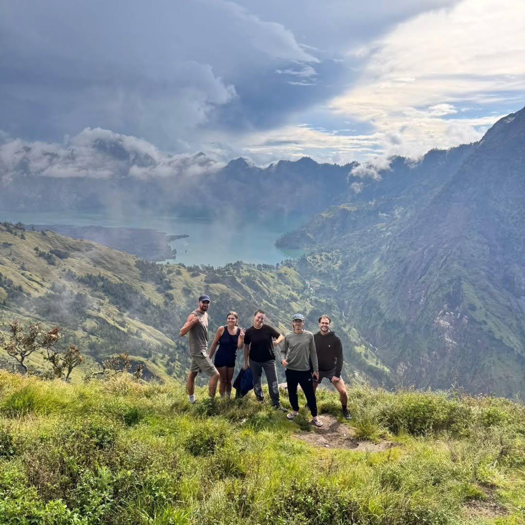 Shared Trip 2D1N Mount Rinjani Summit via Sembalun