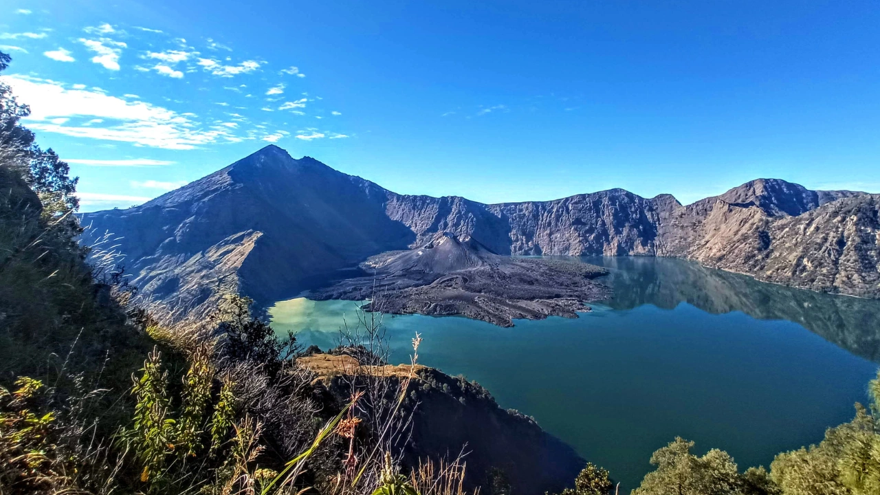 2D1N Senaru Crater Rim Trek